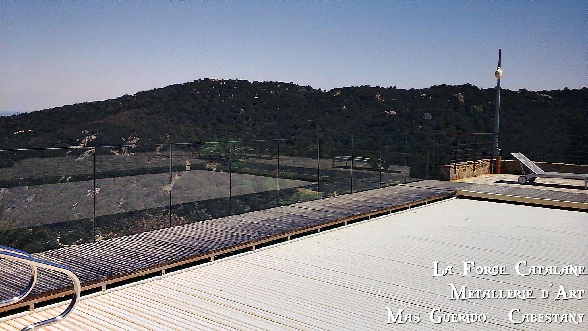 Garde corps vitre sans ossature pince a verre  forge catalane 4.jpg